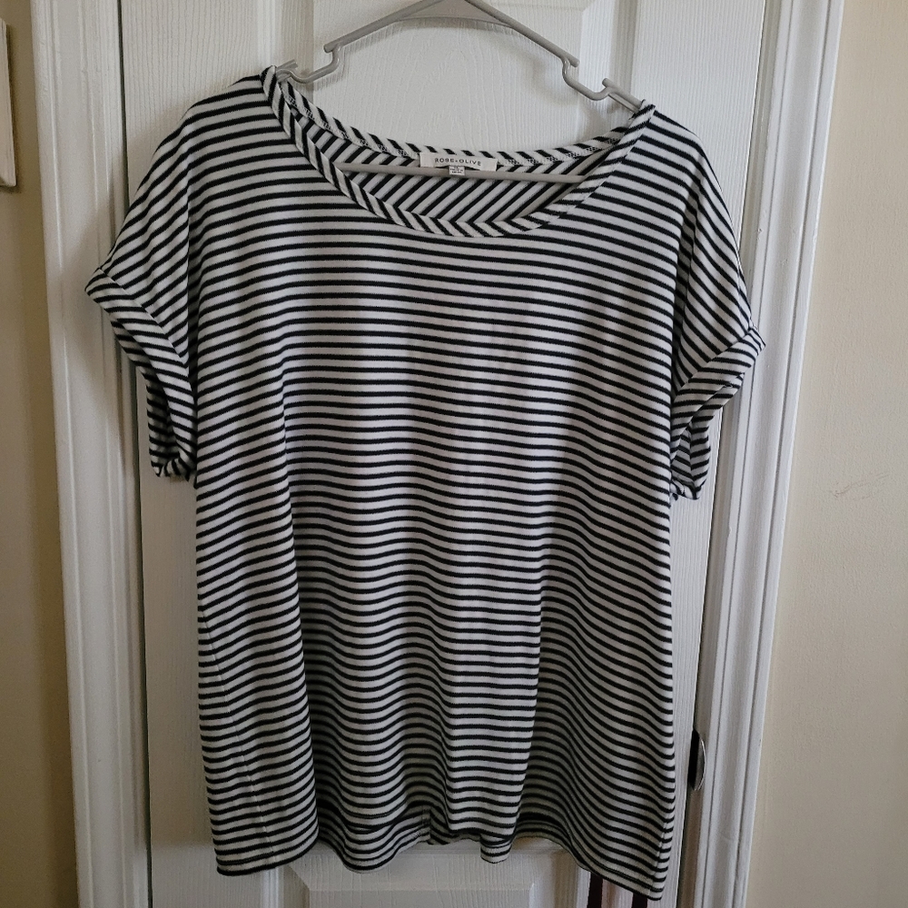 Rose & Olive - XL Striped, short sleeved tee